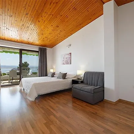 2 Apartment *