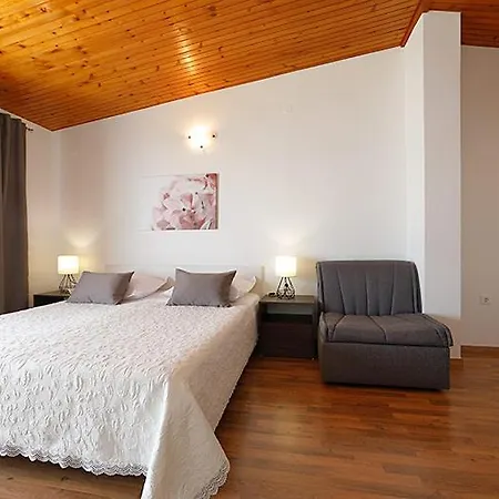 Apartment 2 *