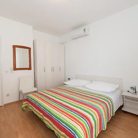 2 Apartment *