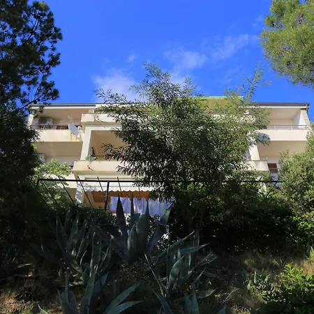 Apartment 2 *