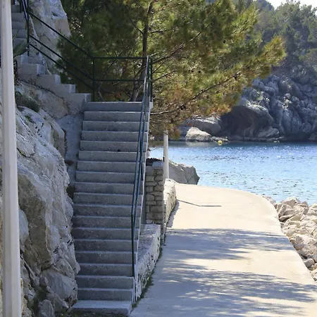 Apartamento 2 *