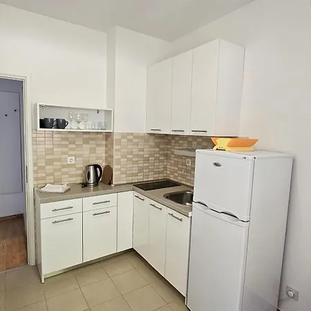 Apartment 2 *